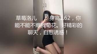 22岁小妹妹，玩得是真浪，内心饥渴无比，超市买了两根茄子，回家也不煮饭就开始发浪，两洞齐开！