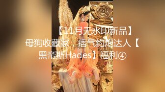 大神旅游景区一路走一路抄底众多的美女少妇眼界大开2 (3)