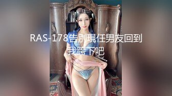 抄底大神魔手系列合集，超市商场里的裙底春色，亮点：不穿内内直露B的连衣裙小姐姐