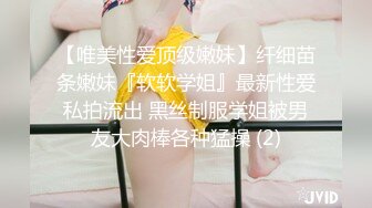 理发店老板娘给顾客理完发，问人家要点小活儿不，带到私密房里口爆，主动脱下衣服被摸奶摸逼，屋里还有不少小孩声音，刺激！