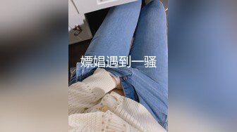 【新片速遞】   丰润大奶熟女姐姐KTV约个眼镜文质彬彬小帅哥,玩骰子,输了给你舔壹个地方