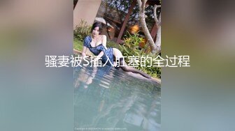 真实换妻，极品巨乳人妻吃鸡巴，戴上套子开干，老公在一旁操别人的媳妇，绿帽淫妻专属