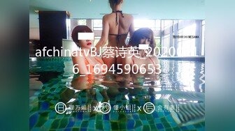 黑絲大奶淫妻 貪婪的吃著大雞吧肆意玩弄著騷逼完美的69 主動把大雞吧往逼裏塞